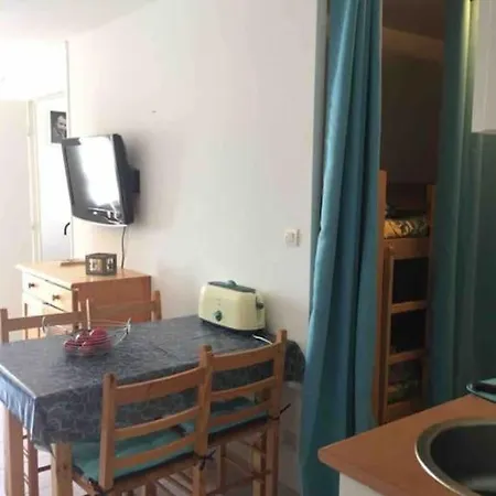 Coquet T2, Quartier Des Quilles, Climatisé, 300m Des Plages Apartamento *