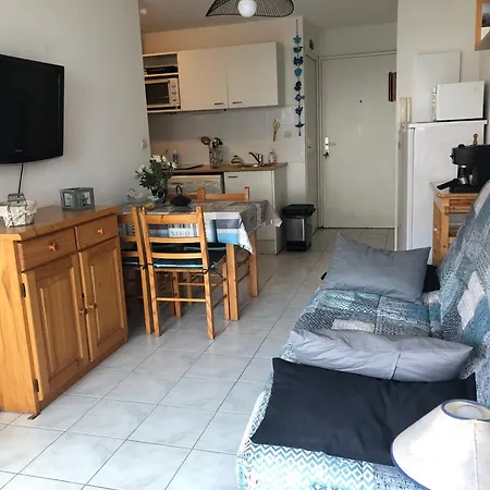 Coquet T2, Quartier Des Quilles, Climatise, 300m Des Plages דירה